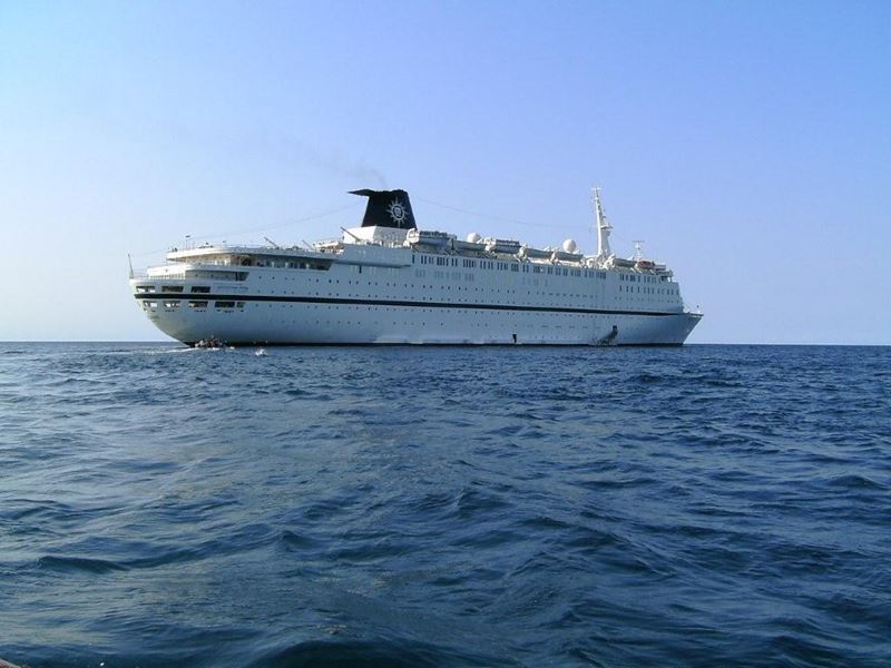 Viso externa do navio de cruzeiro MSC Melody da MSC Cruzeiros