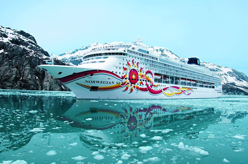 Viso externa do navio de cruzeiro Norwegian Sun da Norwegian Cruise Line
