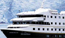 Viso externa do navio de cruzeiro Via Australis da Cruceros Australis