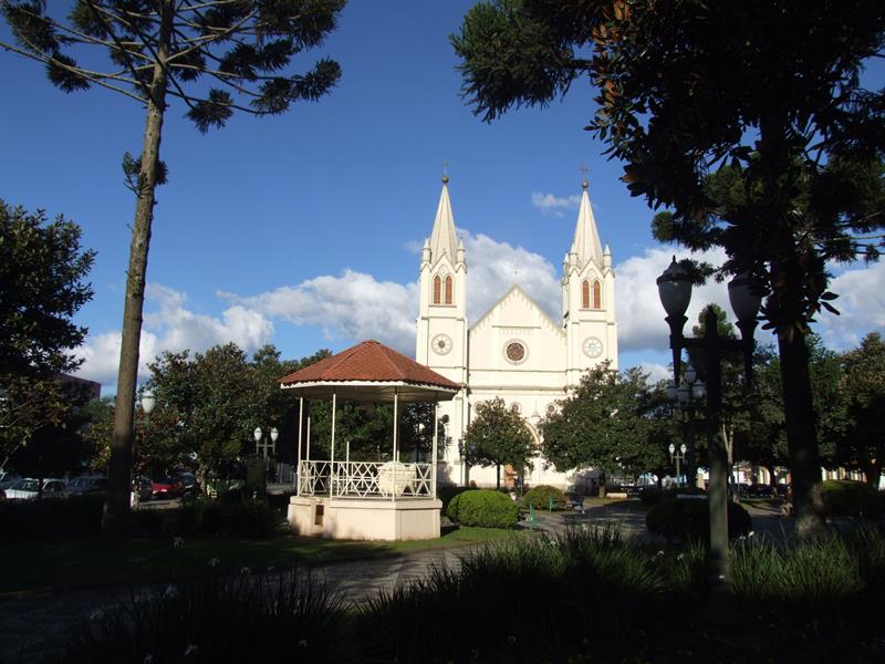 Igreja Matriz de Nossa Senhora da Piedade - Praa Floriano Peixoto - Campo Largo - Estado do Paran - Regio Sul - Brasil