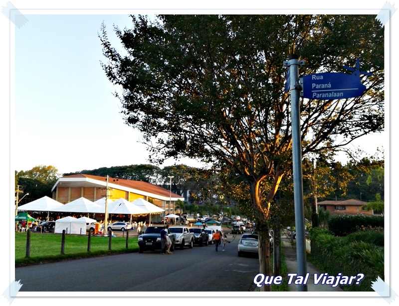 Placa de rua em portugus e holands - Castrolanda - Castro - Regio dos Campos Gerais - Estado do Paran - Regio Sul - Brasil