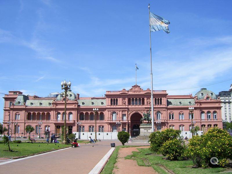 A Casa Rosada, um dos mais visitados monumentos tursticos de Buenos Aires,  a sede da presidncia da Repblica Argentina