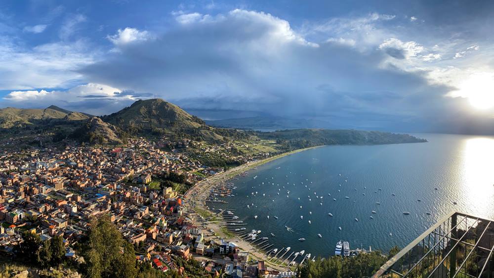 A Copacabana Boliviana  uma das principais cidades situadas s margens do Lago Titicaca. Foto: EEJCC