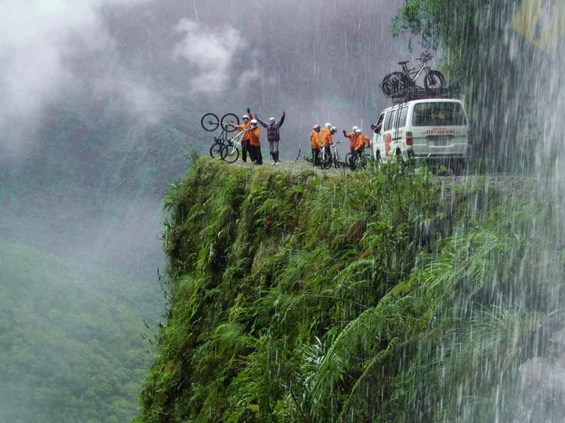 Em 1995, a Estrada Yungas foi considerada a estrada mais perigosa do mundo pelo Banco Interamericano de Desenvolvimento. Foto: Etotam