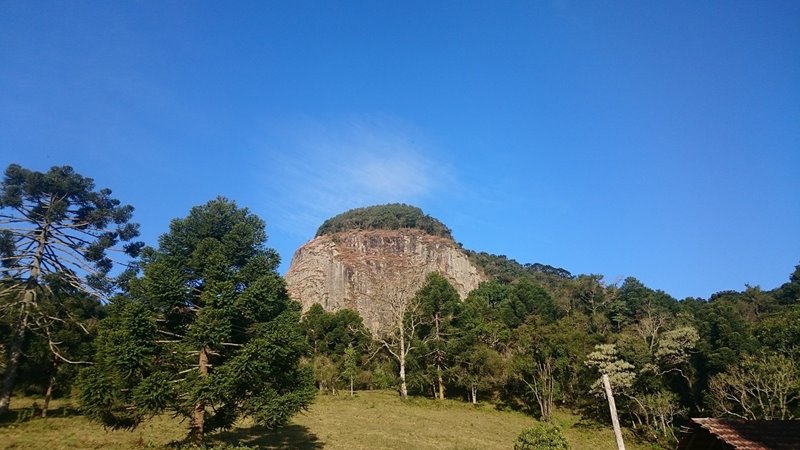 Pedra do Forno - Gonalves - Estado de Minas Gerais - Regio Sudeste - Brasil