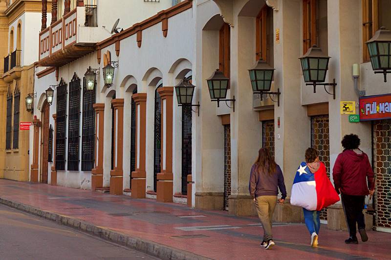 Fundada no sculo XVI, La Serena  uma das mais principais cidades tursticas do Chile e a capital da Regio de Coquimbo.