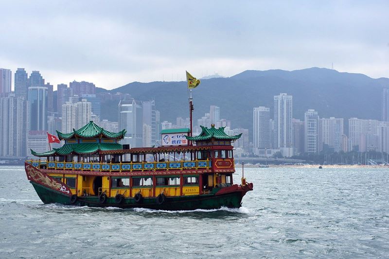 Hong Kong  conhecida como o local onde o Oriente encontra o Ocidente.