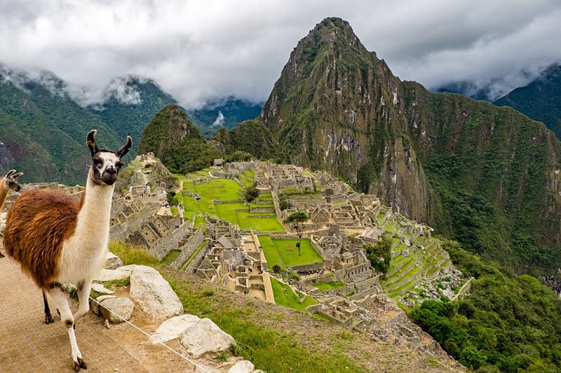Machu Picchu reabre ao turismo aps quase oito meses