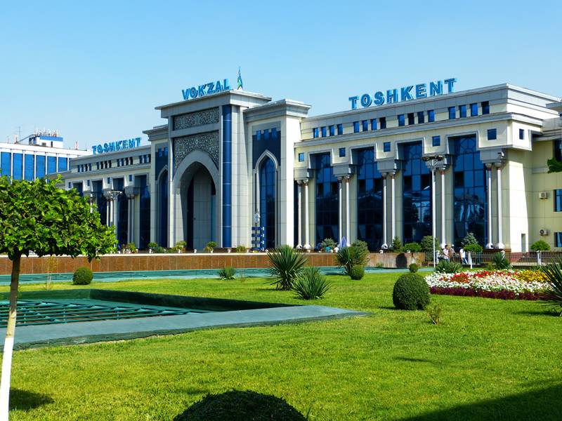Estao de trem de Tasquente (tambm chamada de Tashkent ou Toshkent), capital e maior cidade do Uzbequisto